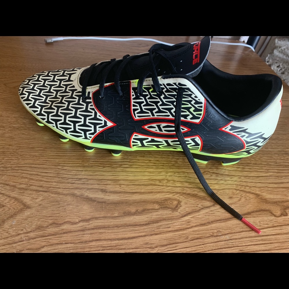 Under Armour soccer Cleat